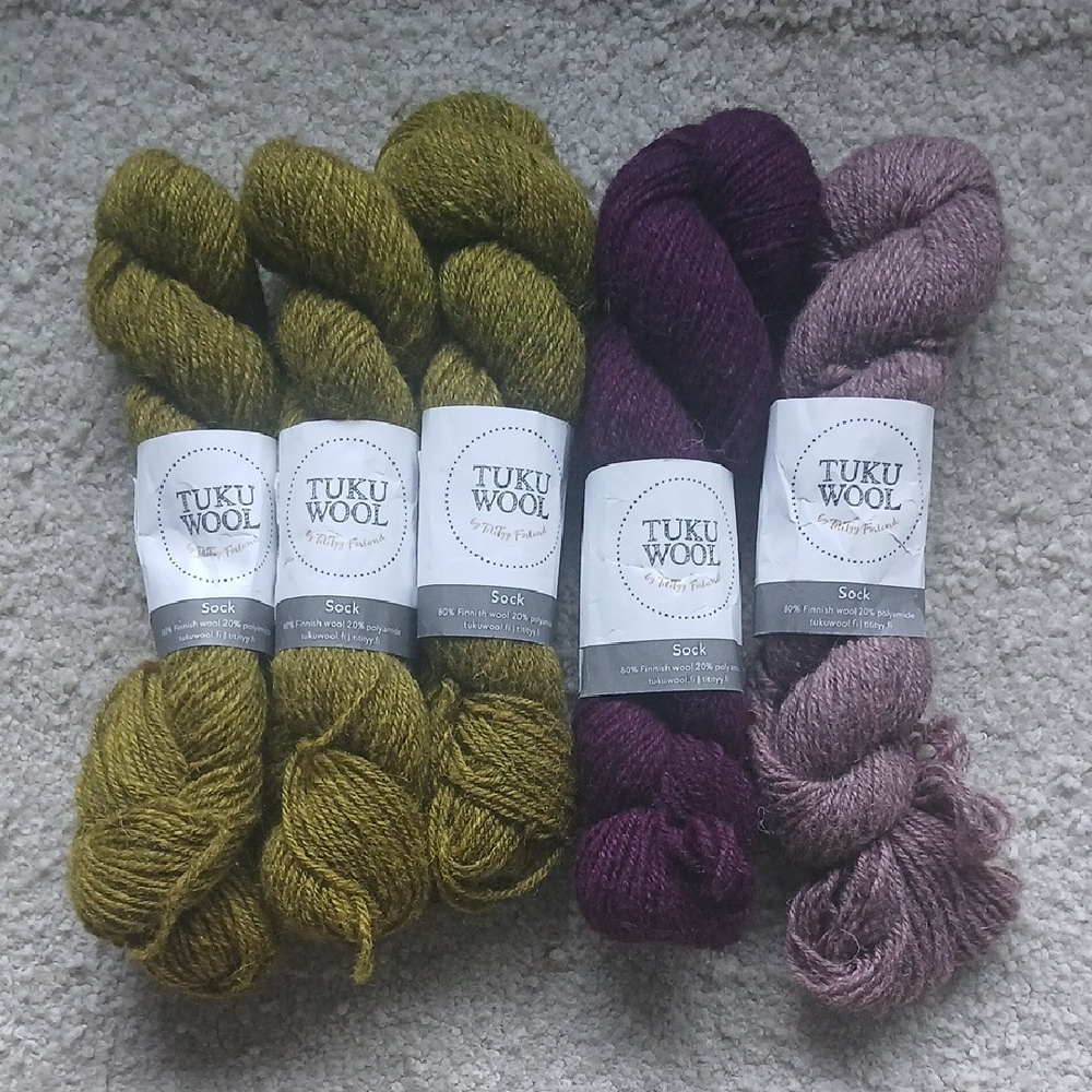 Tuku Wool Yarn Bundle in Green and Purple